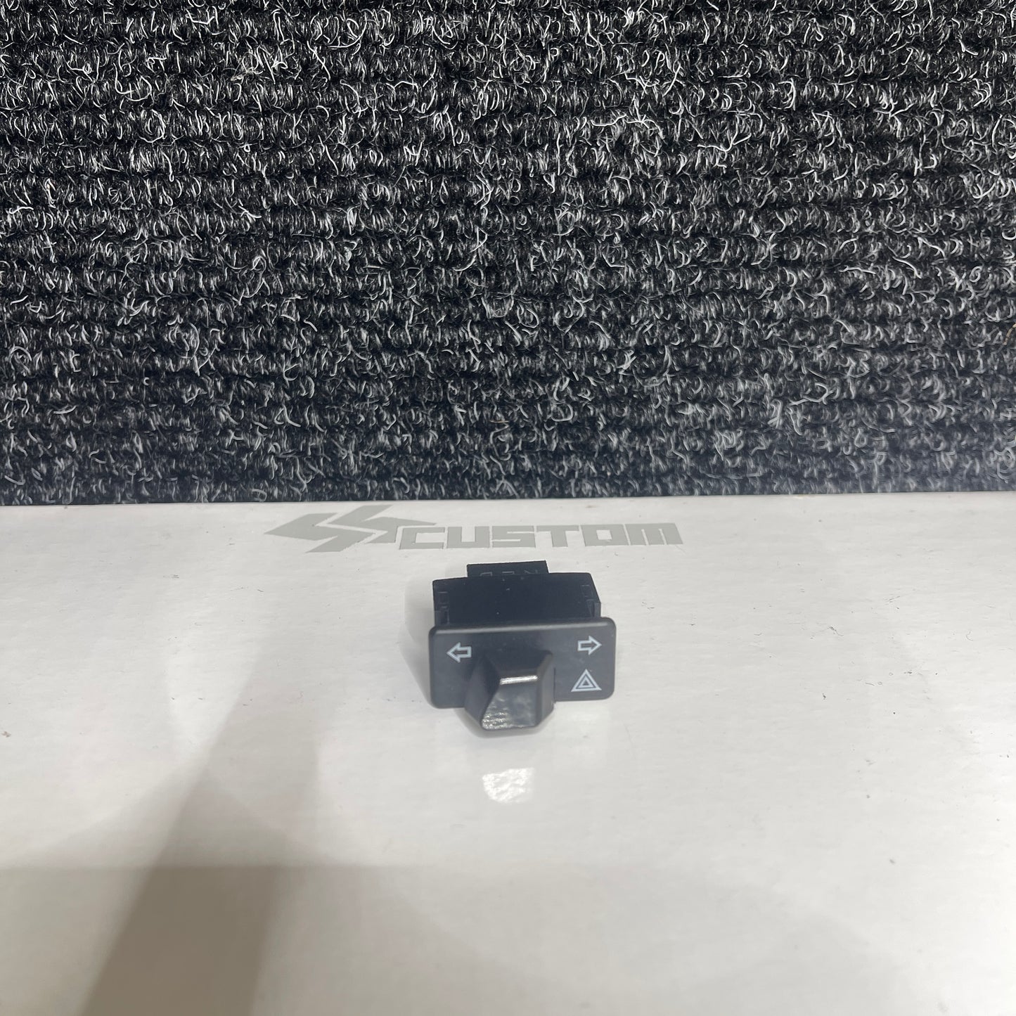 INTERRUTTORE 4 FRECCE/FRECCE HONDA SH NERO